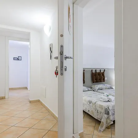 Anna With Terrace For 6 Guests Apartment *