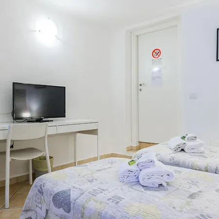 Anna With Terrace For 6 Guests * La Spezia