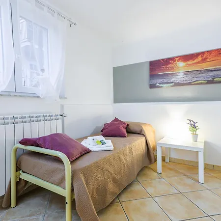 Apartment Anna With Terrace For 6 Guests *