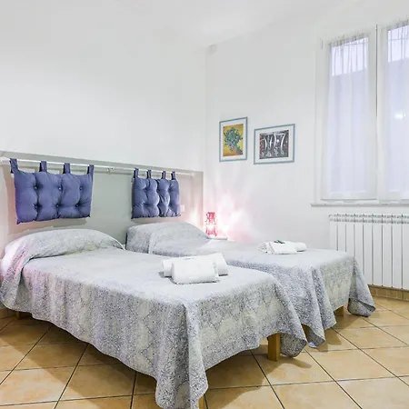 Apartment Anna With Terrace For 6 Guests *