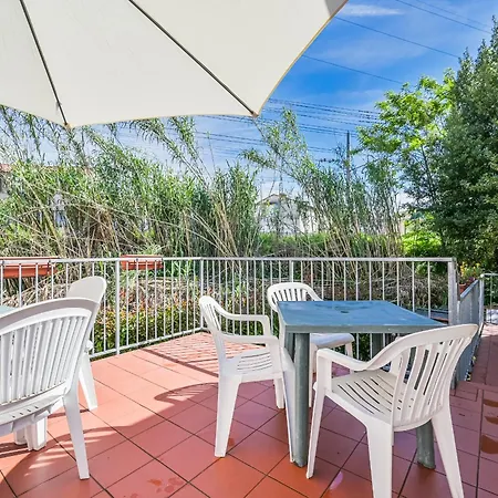 Anna With Terrace For 6 Guests